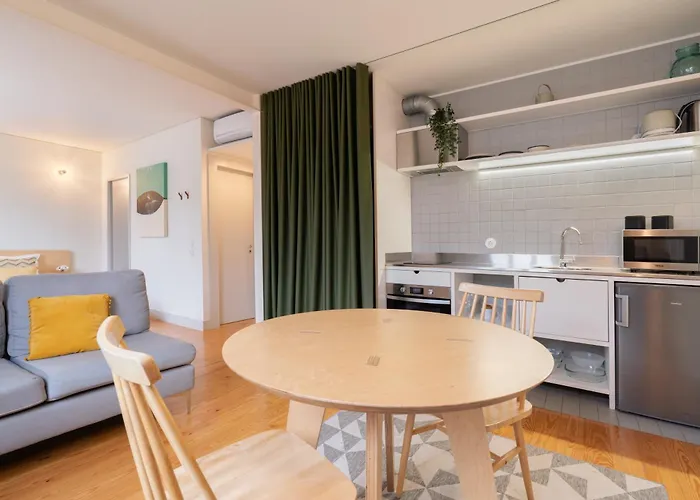 Lovely In The Heart Of By Hostwise * 귀마레스