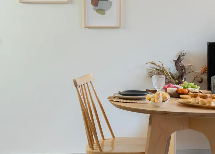 Lovely In The Heart Of By Hostwise * 귀마레스