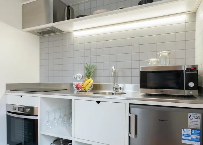 Lovely In The Heart Of By Hostwise 귀마레스