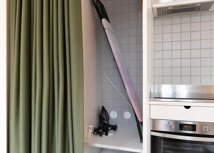 Lovely In The Heart Of By Hostwise 귀마레스