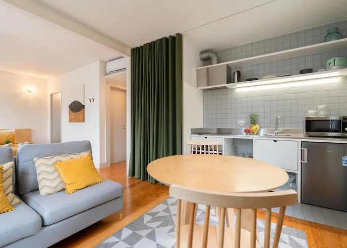 Apartament Lovely In The Heart Of By Hostwise Guimarães