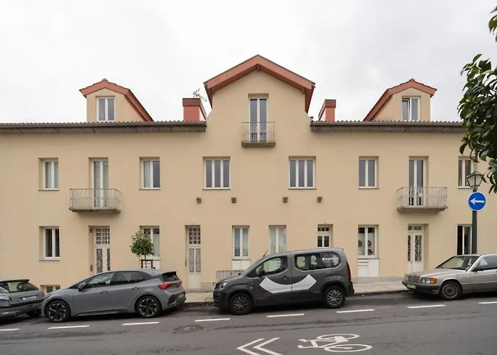 Lovely In The Heart Of By Hostwise *