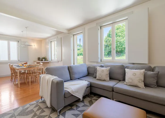 Lovely In The Heart Of By Hostwise Apartament Guimarães