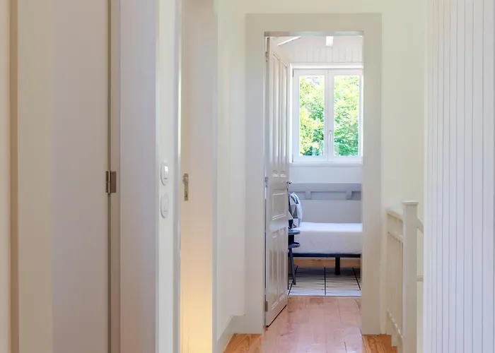 Lovely In The Heart Of By Hostwise * 귀마레스