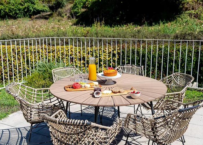 Lovely In The Heart Of By Hostwise *